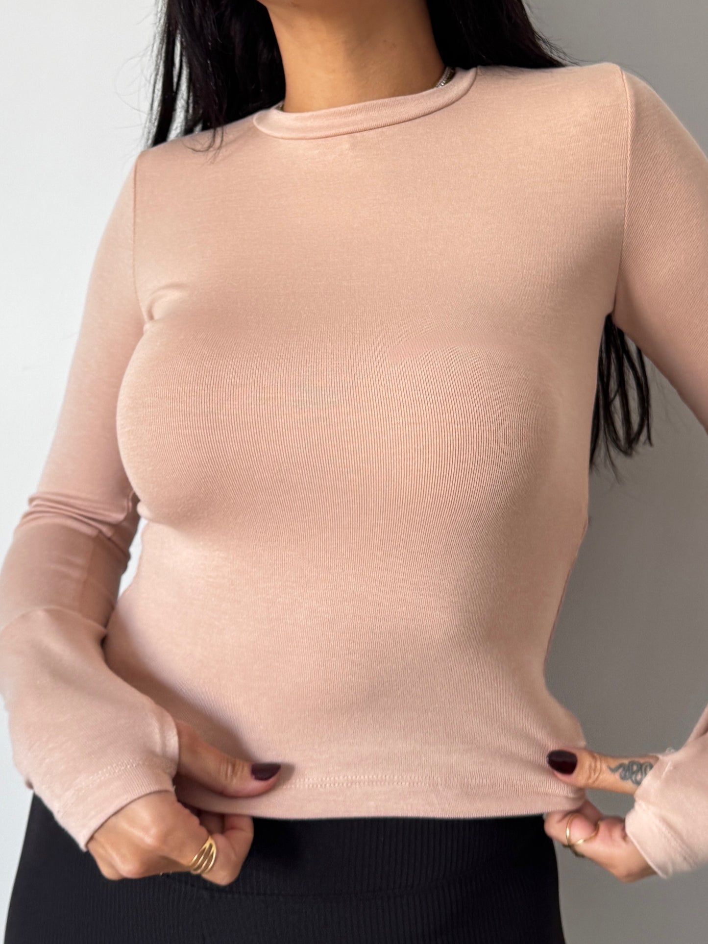 Rounded stretchy long sleeve