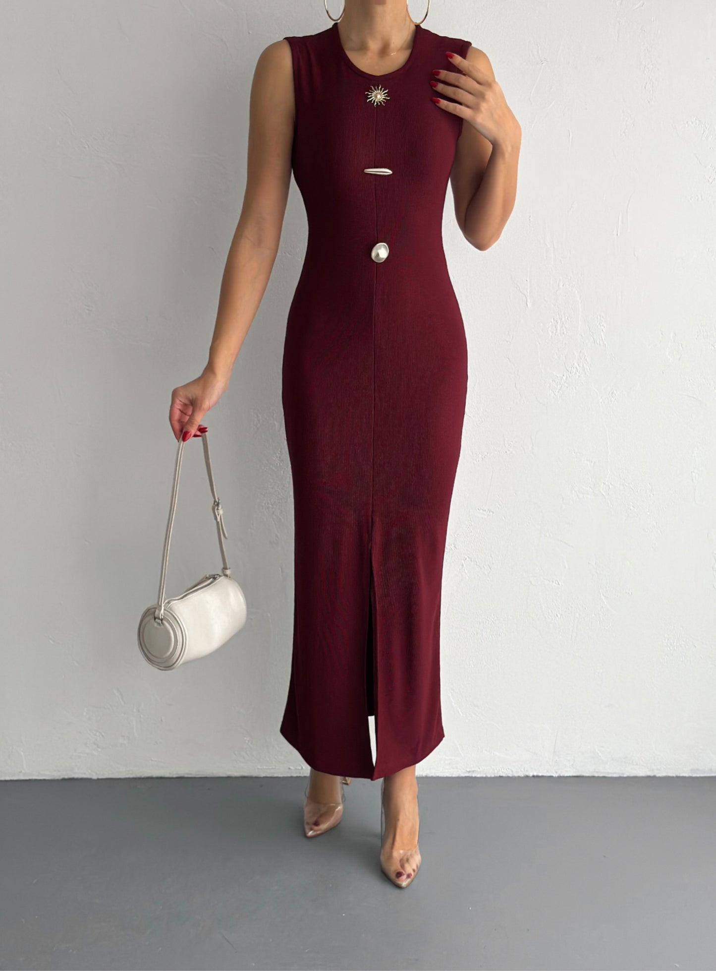 Elegant Ribbed Midi Dress with Gold Accents
