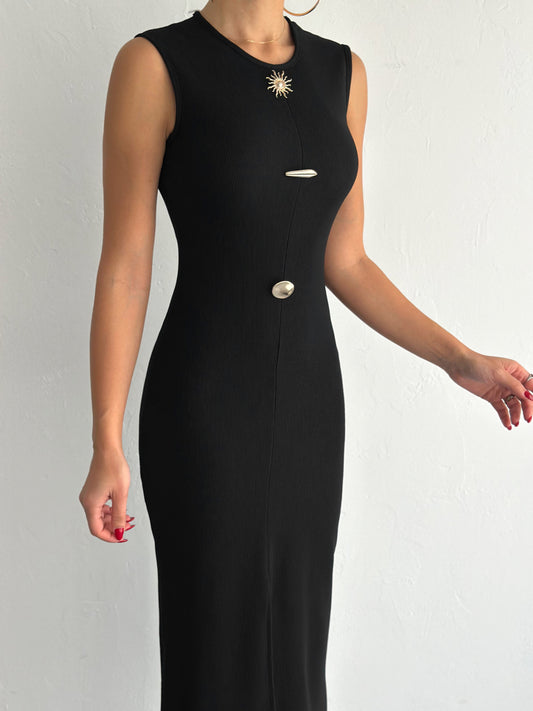 Elegant Ribbed Midi Dress with Gold Accents