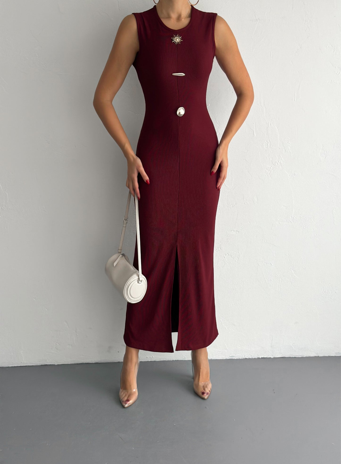 Elegant Ribbed Midi Dress with Gold Accents