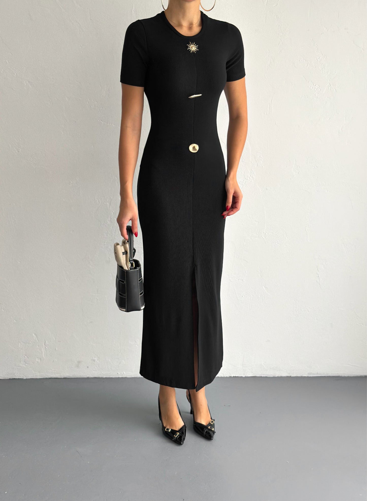 Elegant Ribbed Midi Dress with Gold Accents - Half Sleeves
