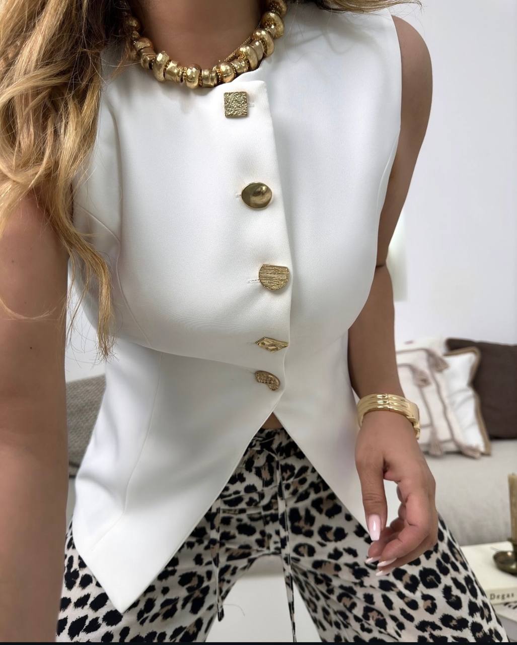Buttoned Structured Vest