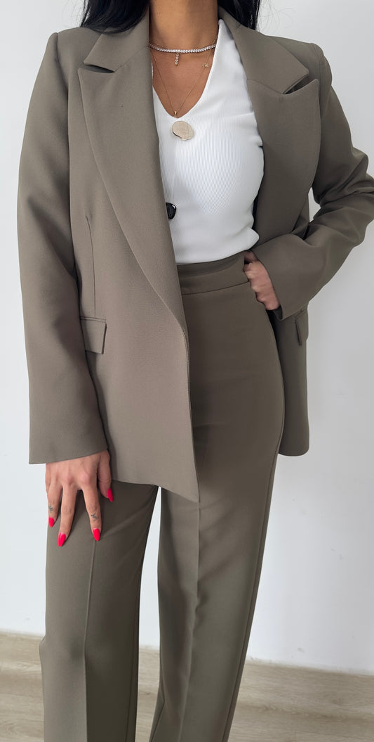Chic Tailored Oversized & Straight Trouser Suit