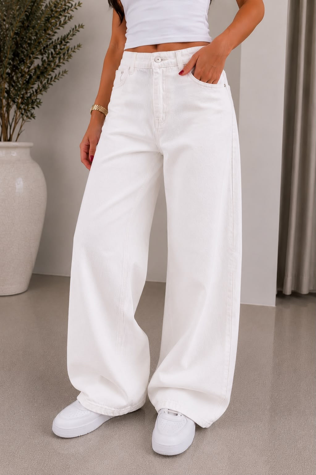 Loose Fit Wide-Leg Jeans