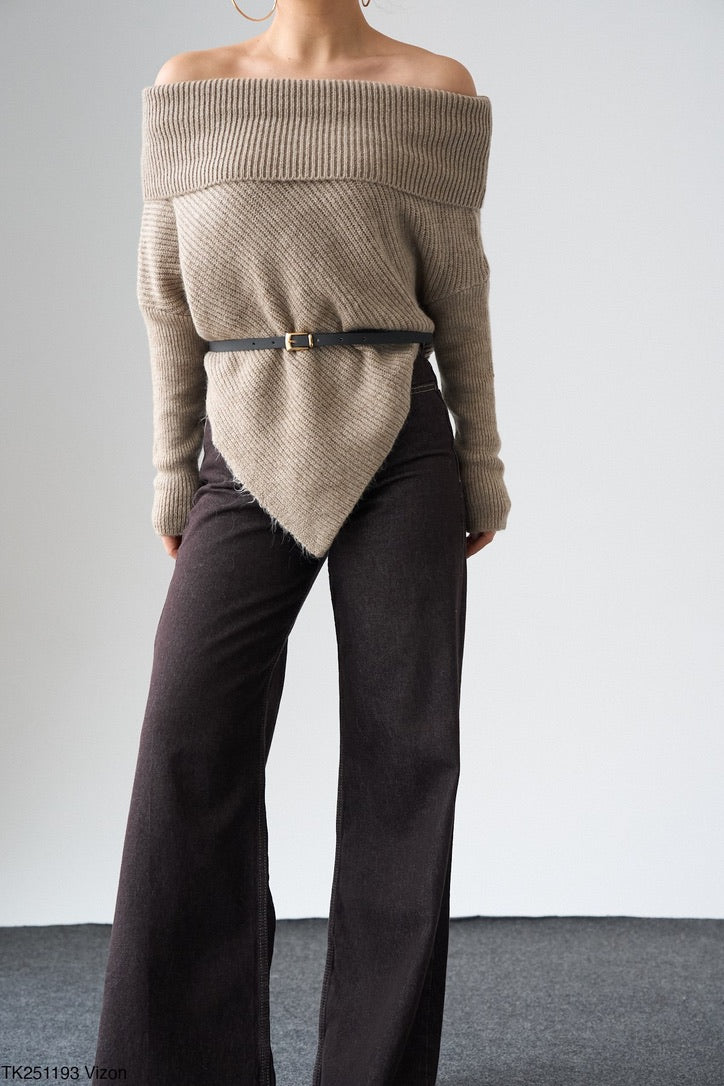 Off-Shoulders Knit Sweater – Beige / Off White