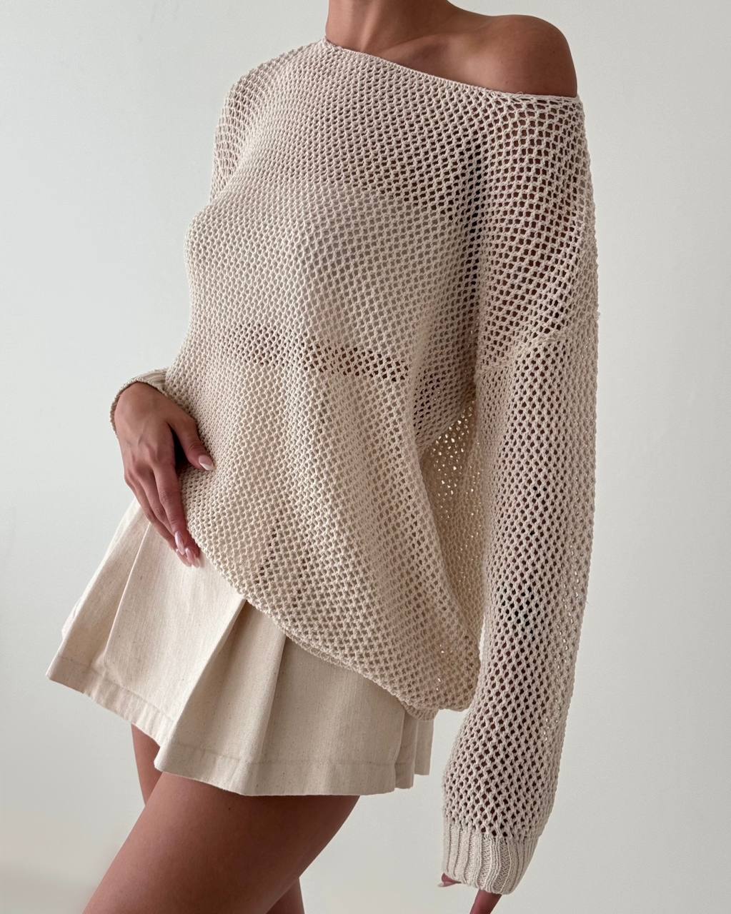 Wide knitted blouse