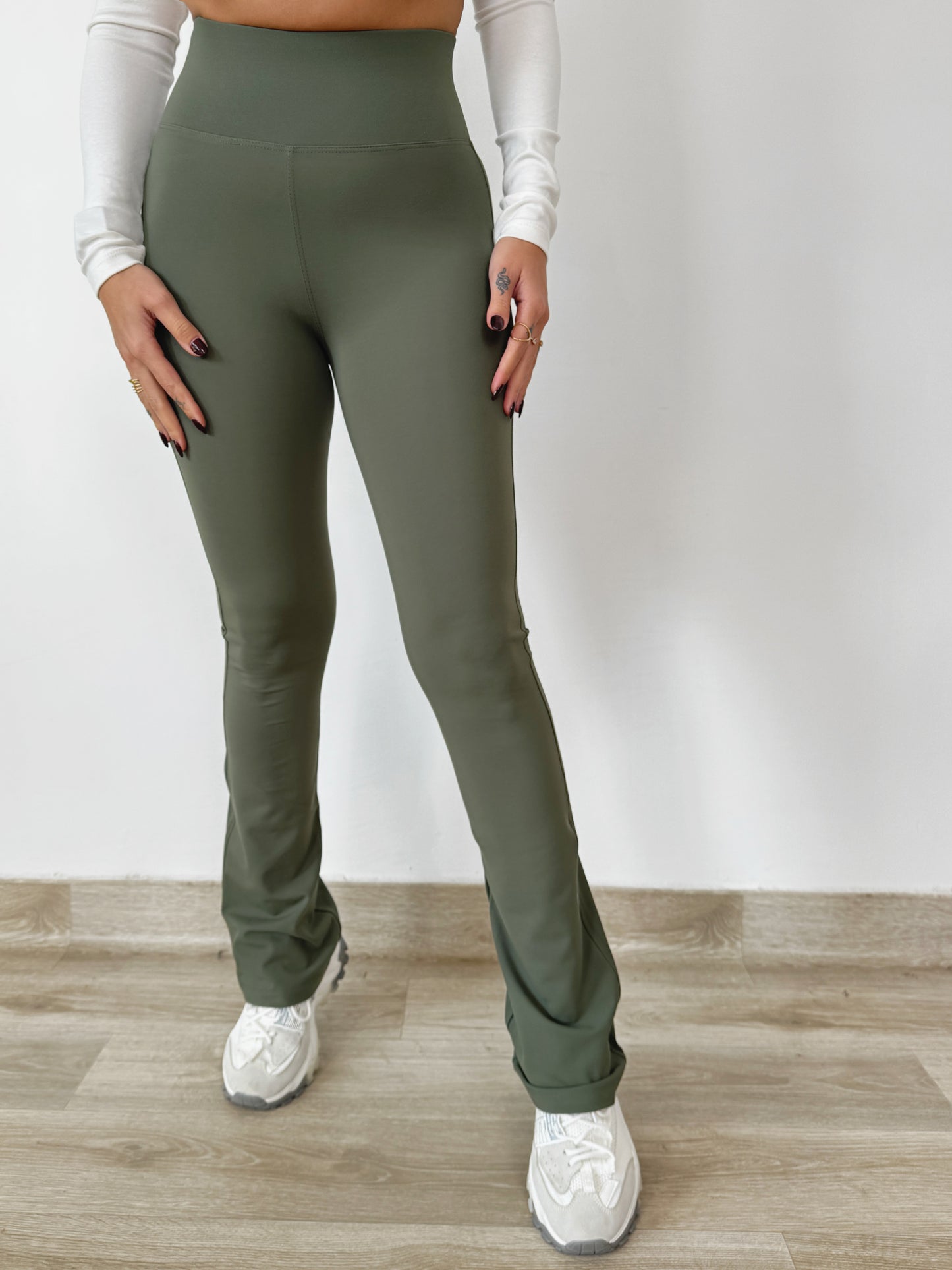 YogaLift Bootcut Leggings