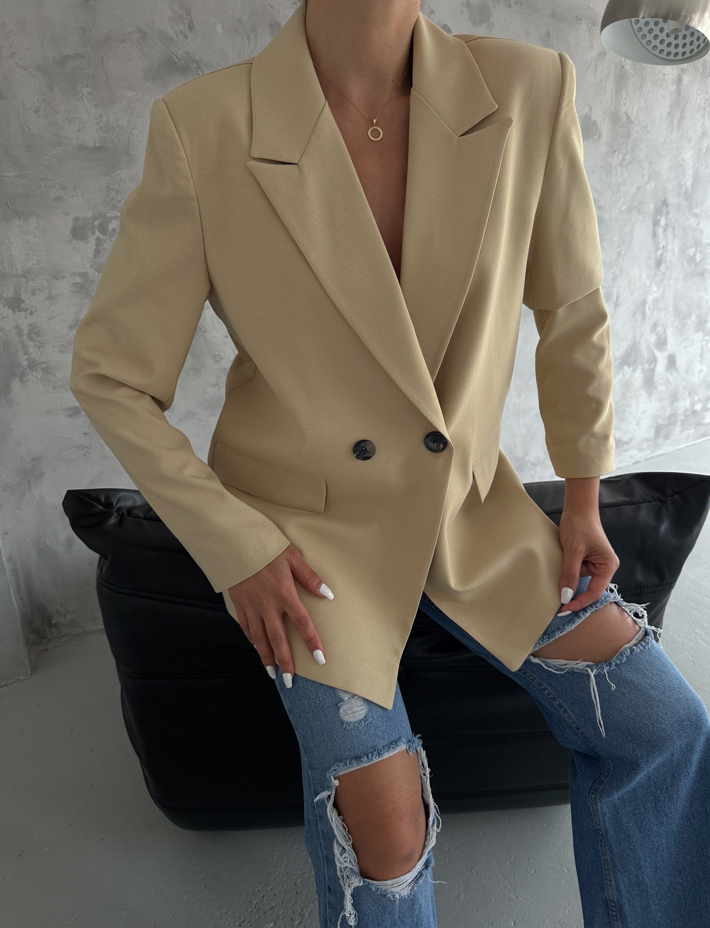 OVERSIZE BLAZER WITH PADDED SHOULDERS