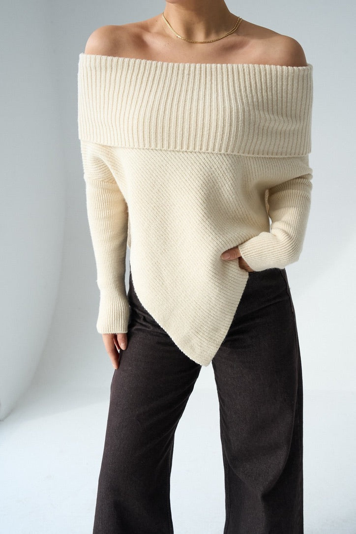 Off-Shoulders Knit Sweater – Beige / Off White