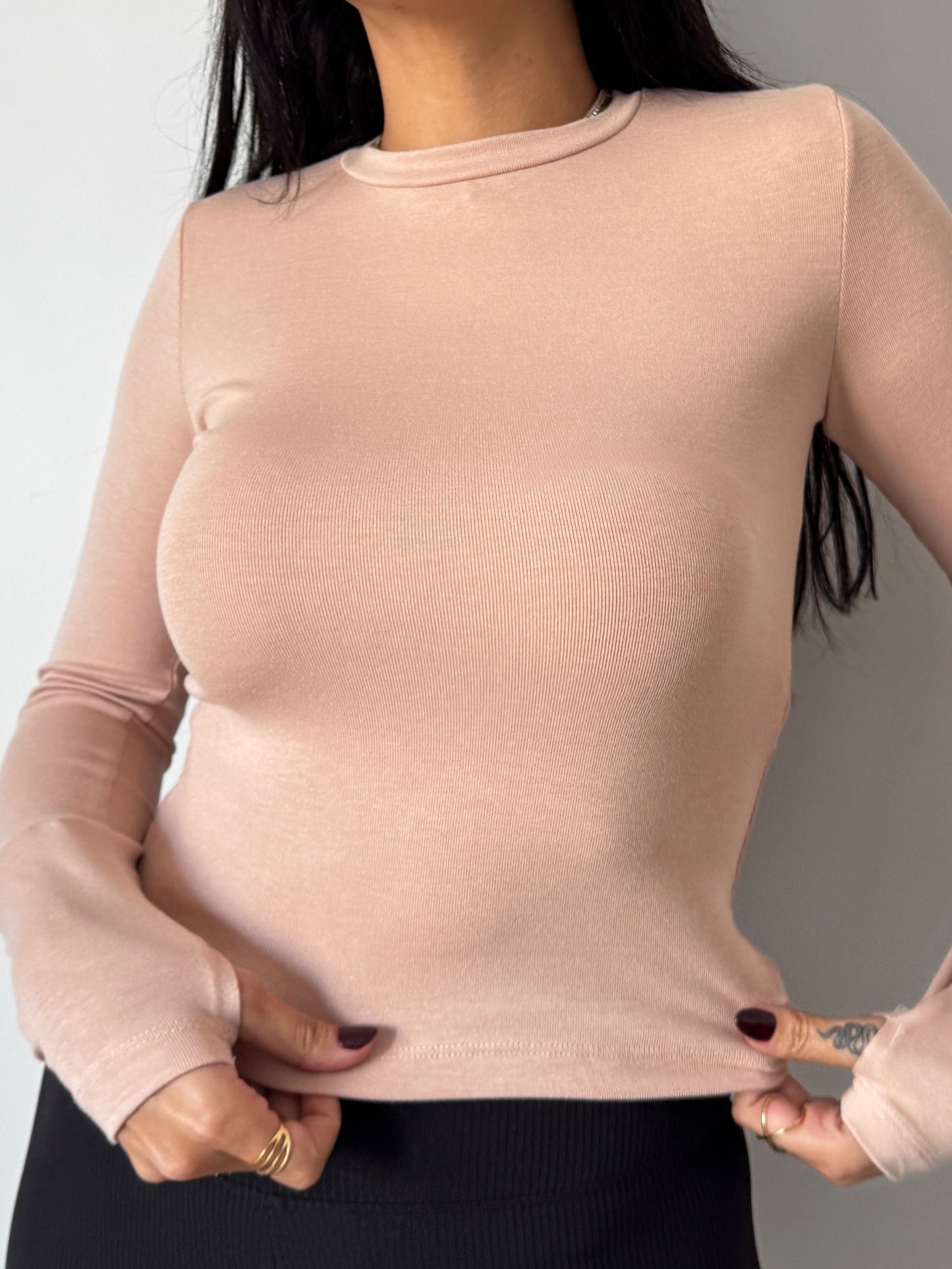 Rounded Stretchy Long Sleeve