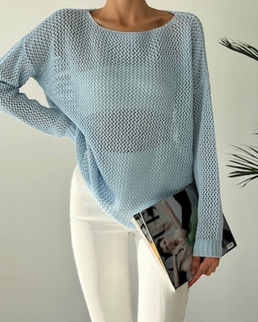 Wide knitted blouse