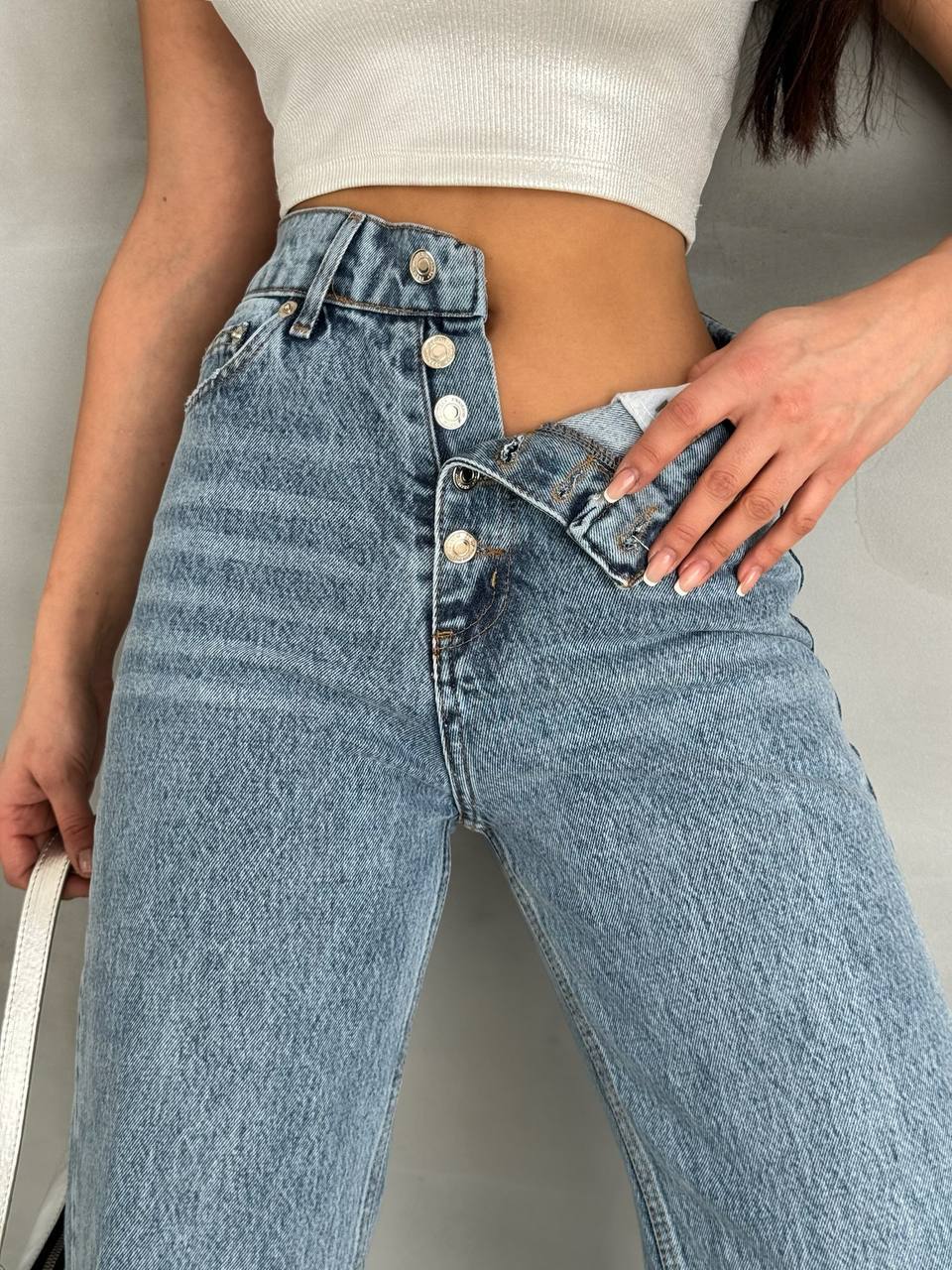 Buttoned wide leg jeans