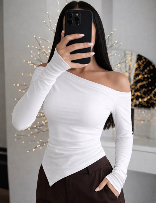 Asymmetric Signature Top