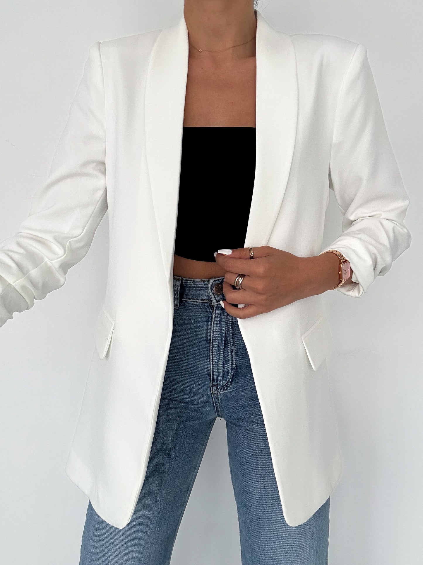 Rolled-up sleeve blazer