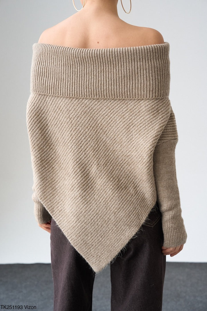 Off-Shoulders Knit Sweater – Beige / Off White