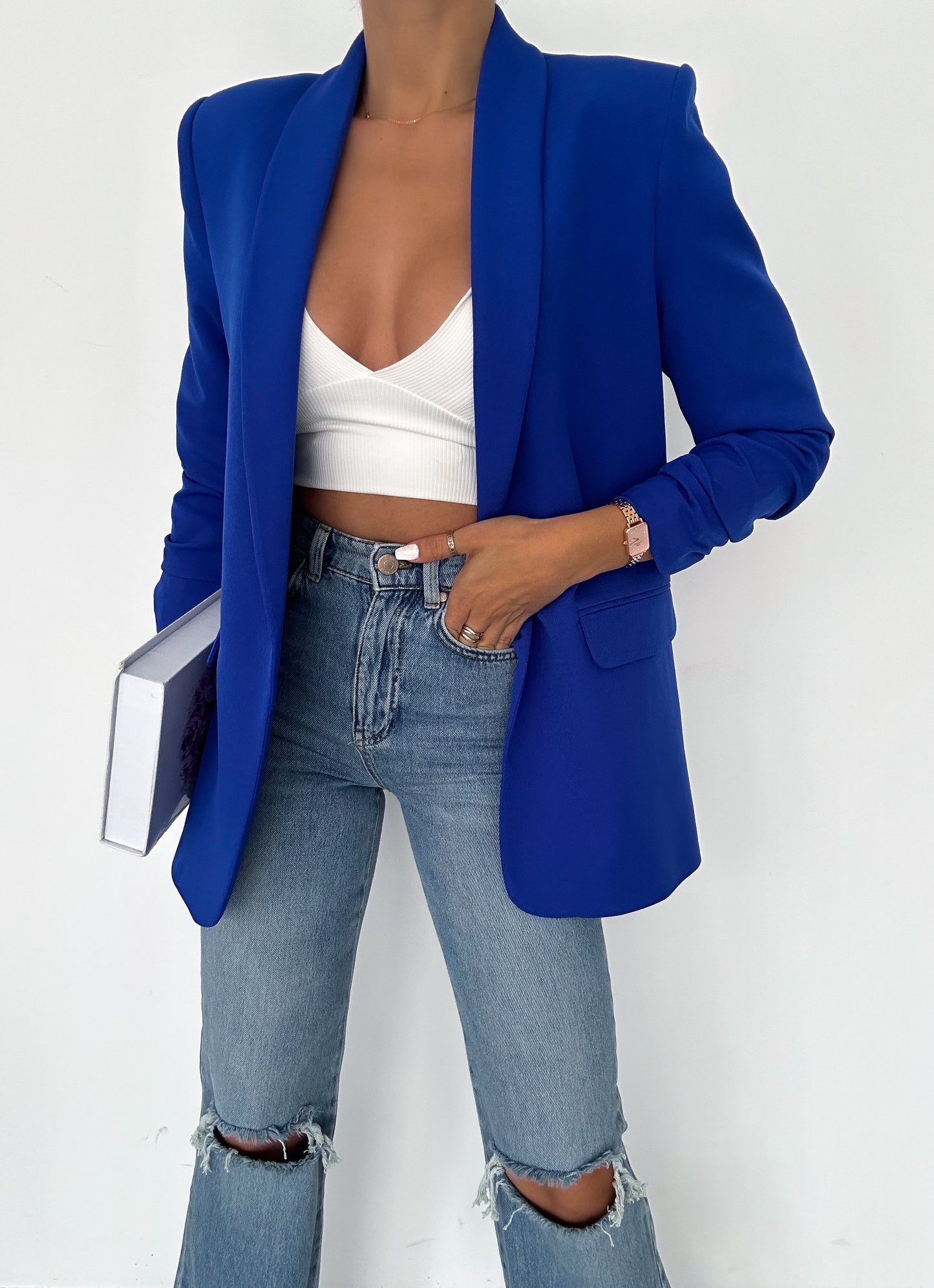 Rolled-up sleeve blazer