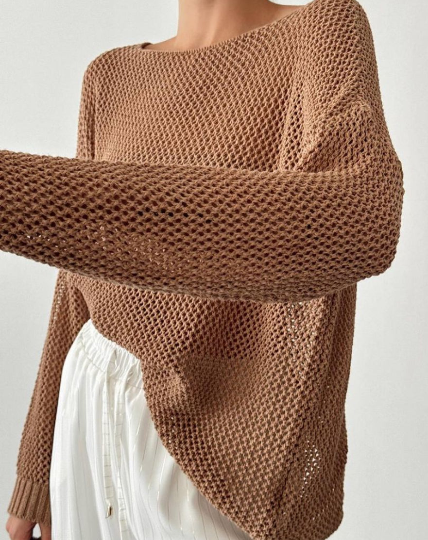 Wide knitted blouse