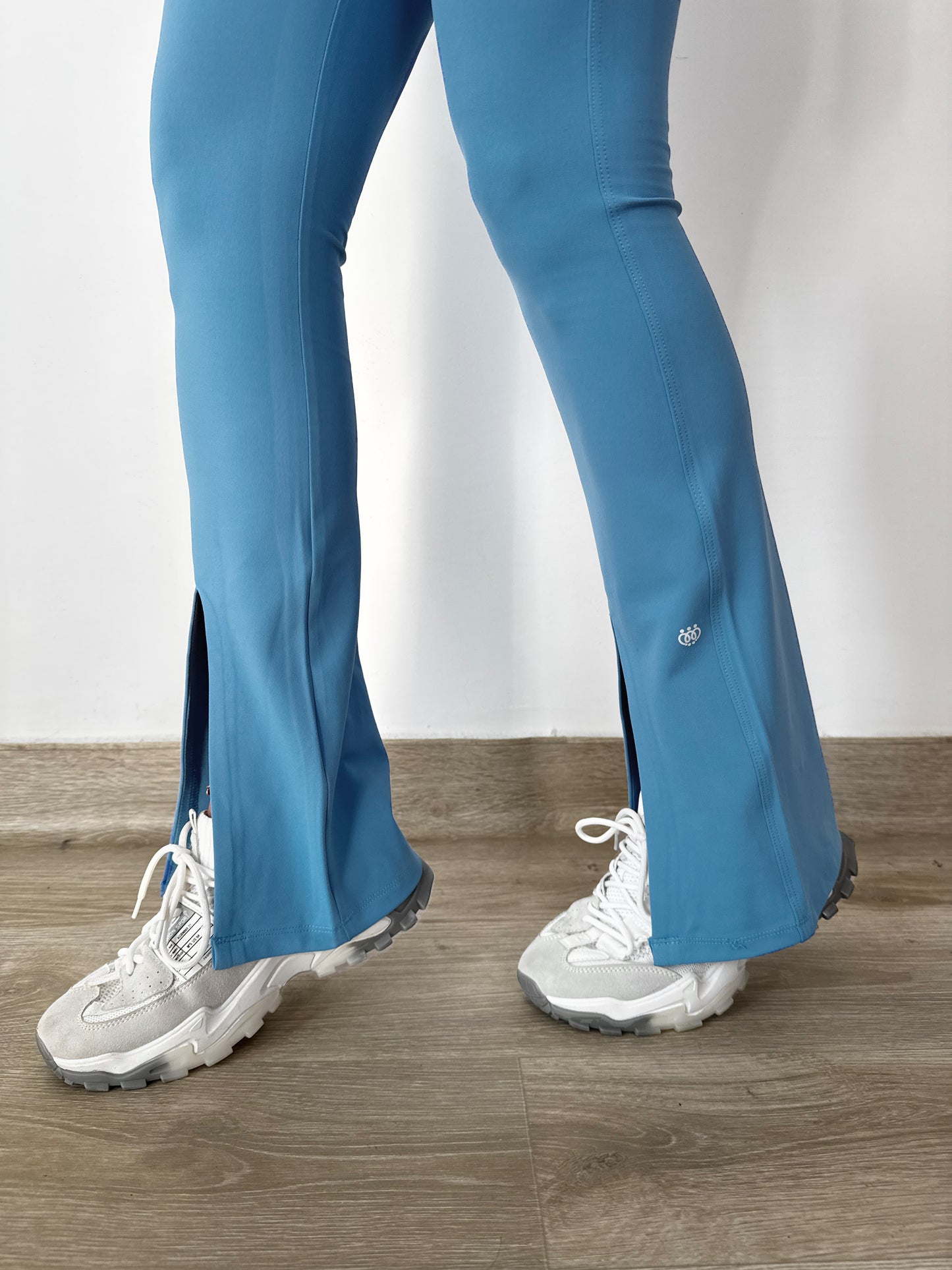 YogaLift Slit BootCut Leggings