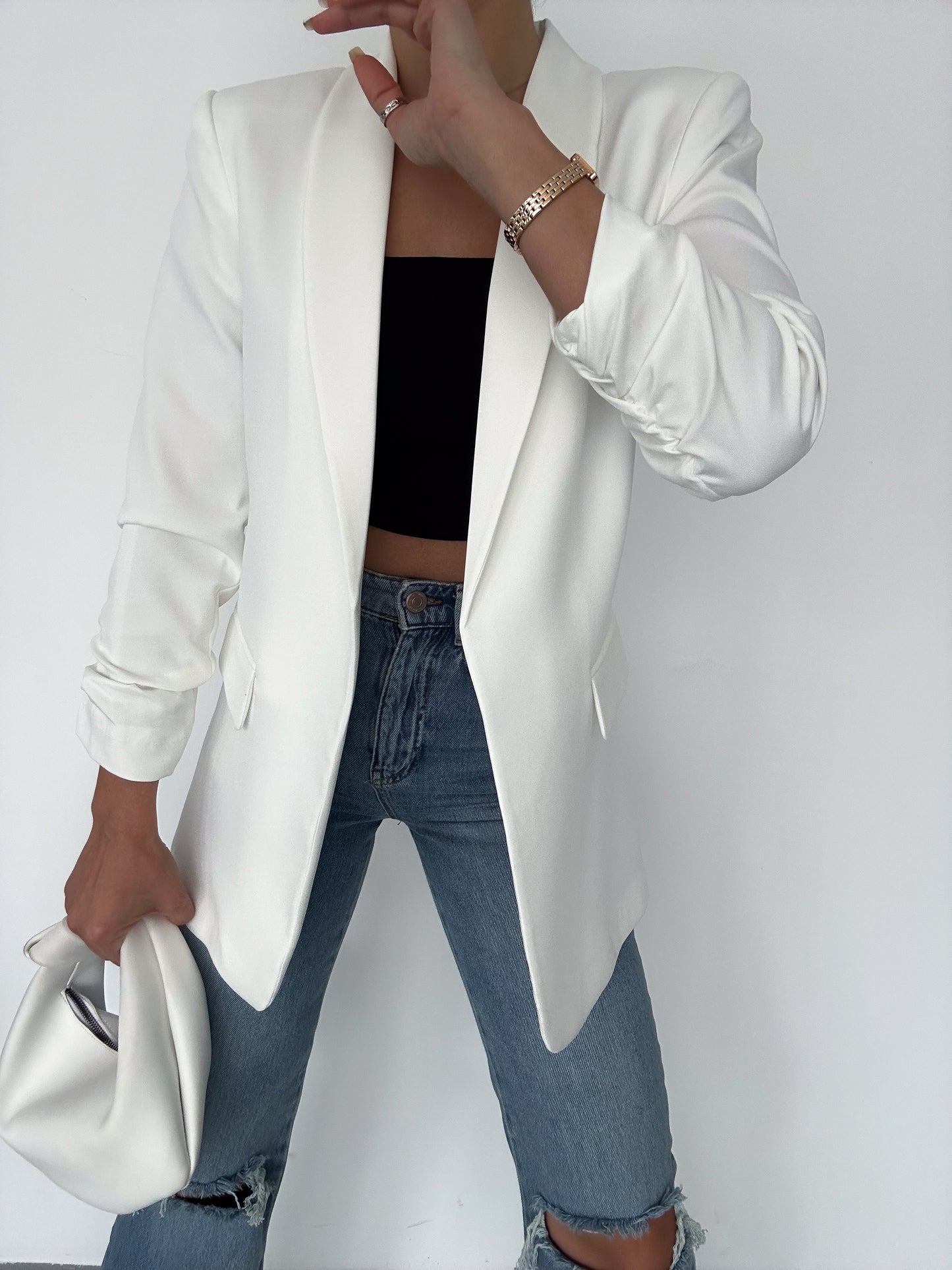 Rolled-up sleeve blazer