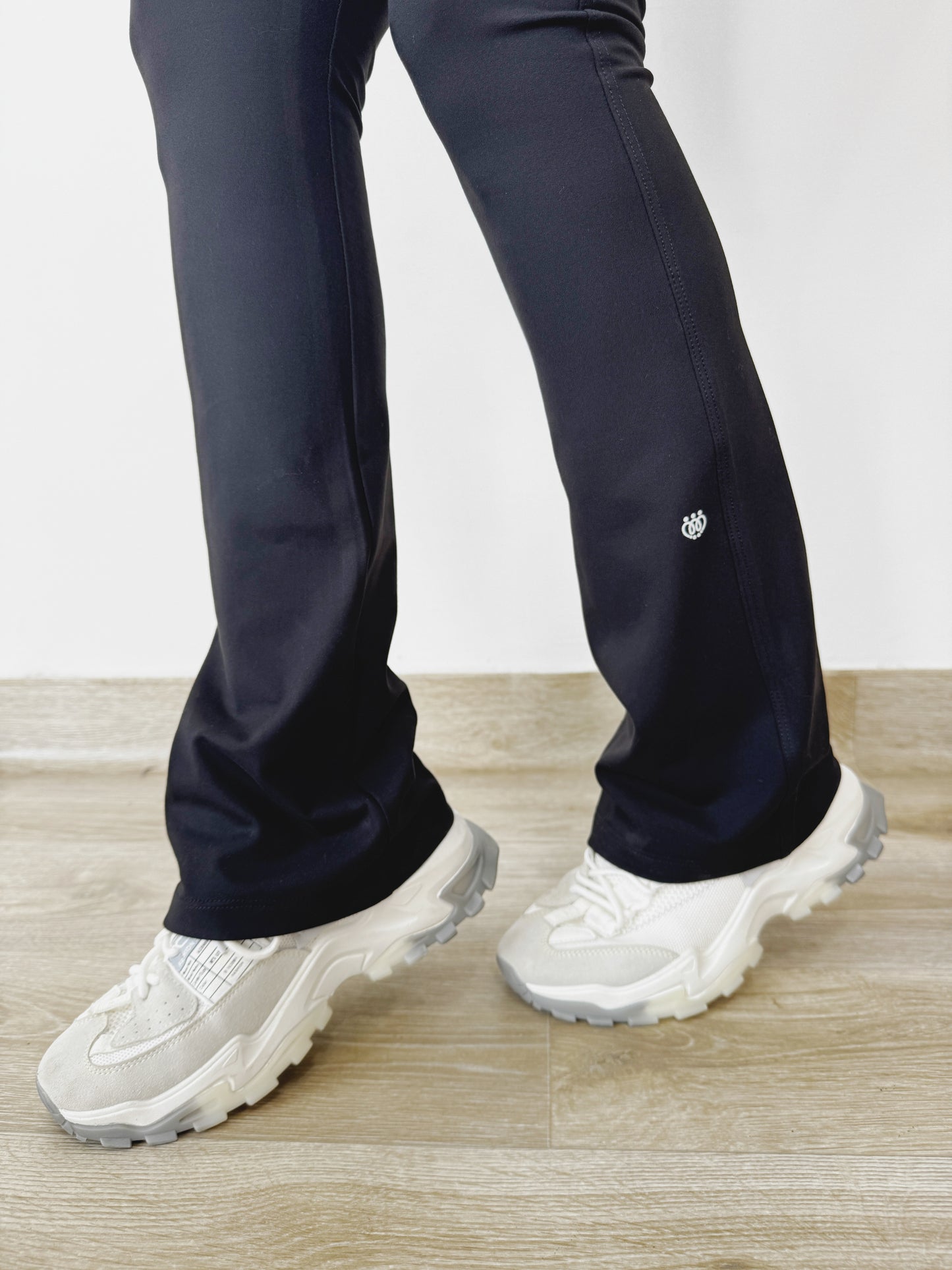 YogaLift Bootcut Leggings