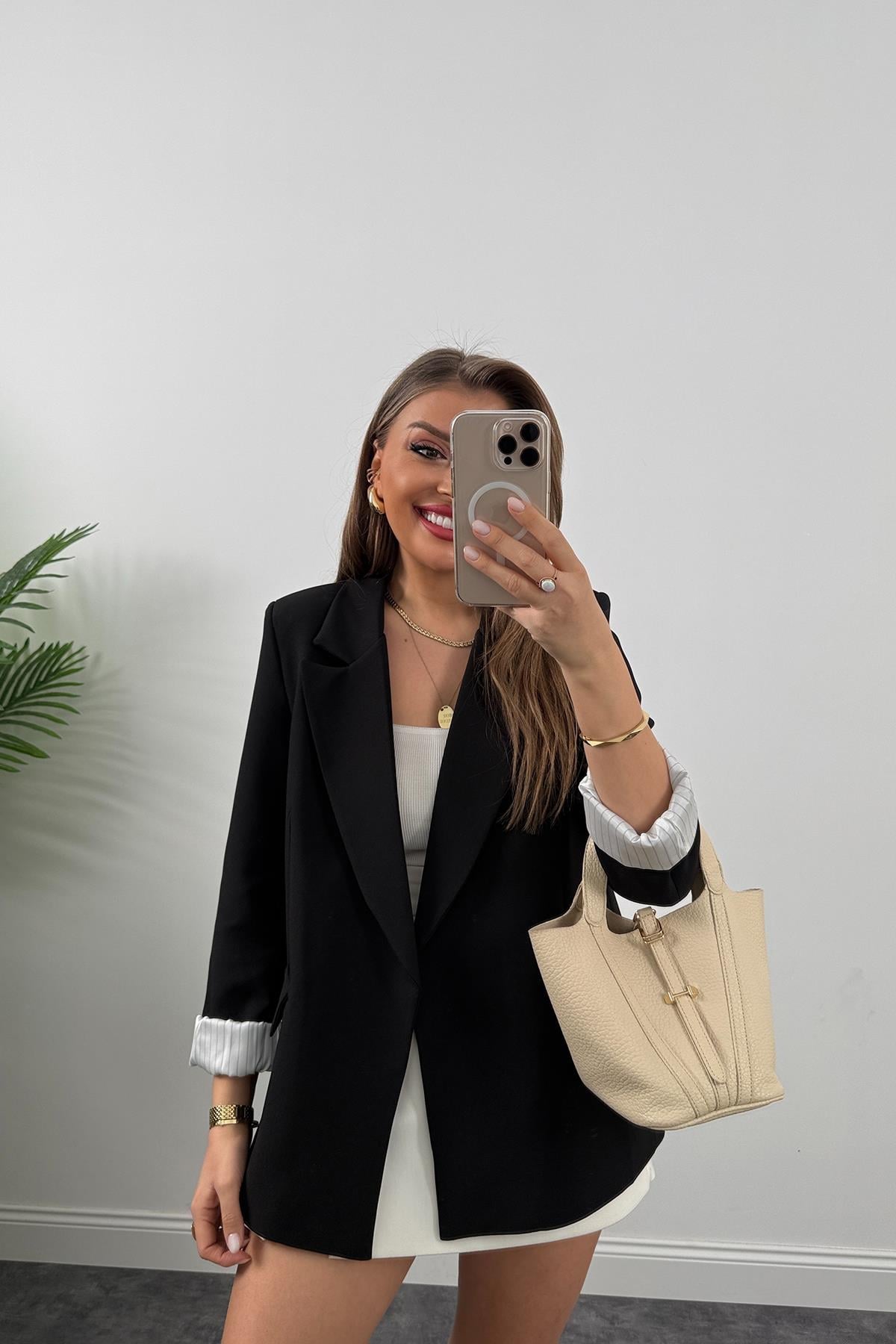 Classic Oversized Blazer with Striped Lining