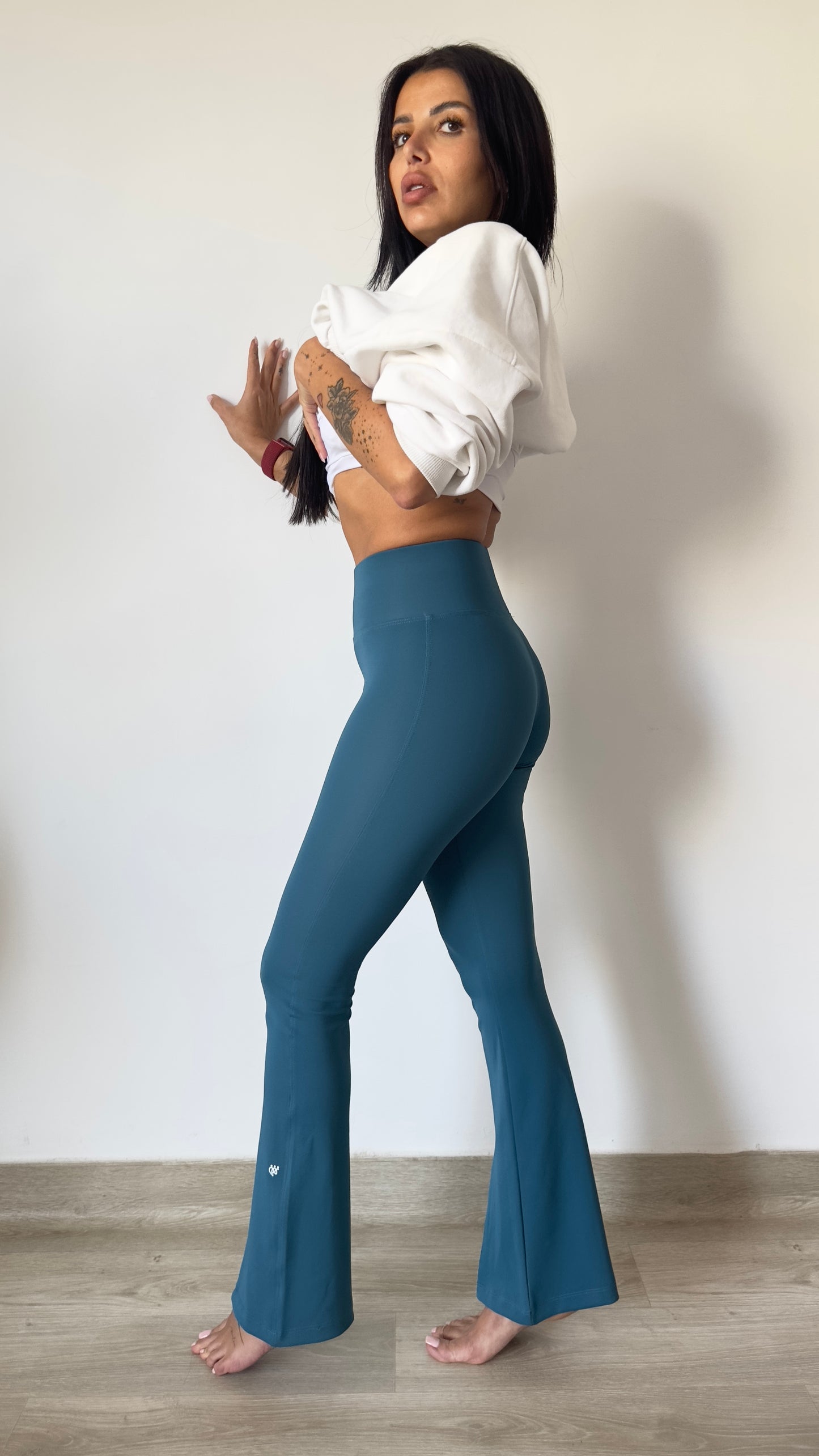 YogaLift Slit BootCut Leggings