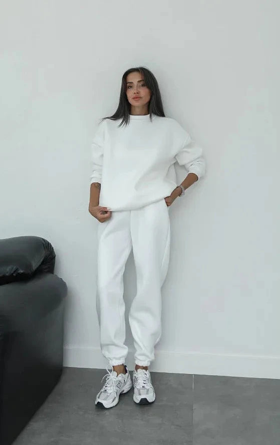 FLEECED SWEATSHIRT AND TROUSER