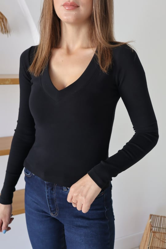 V neck stretchy long sleeve top